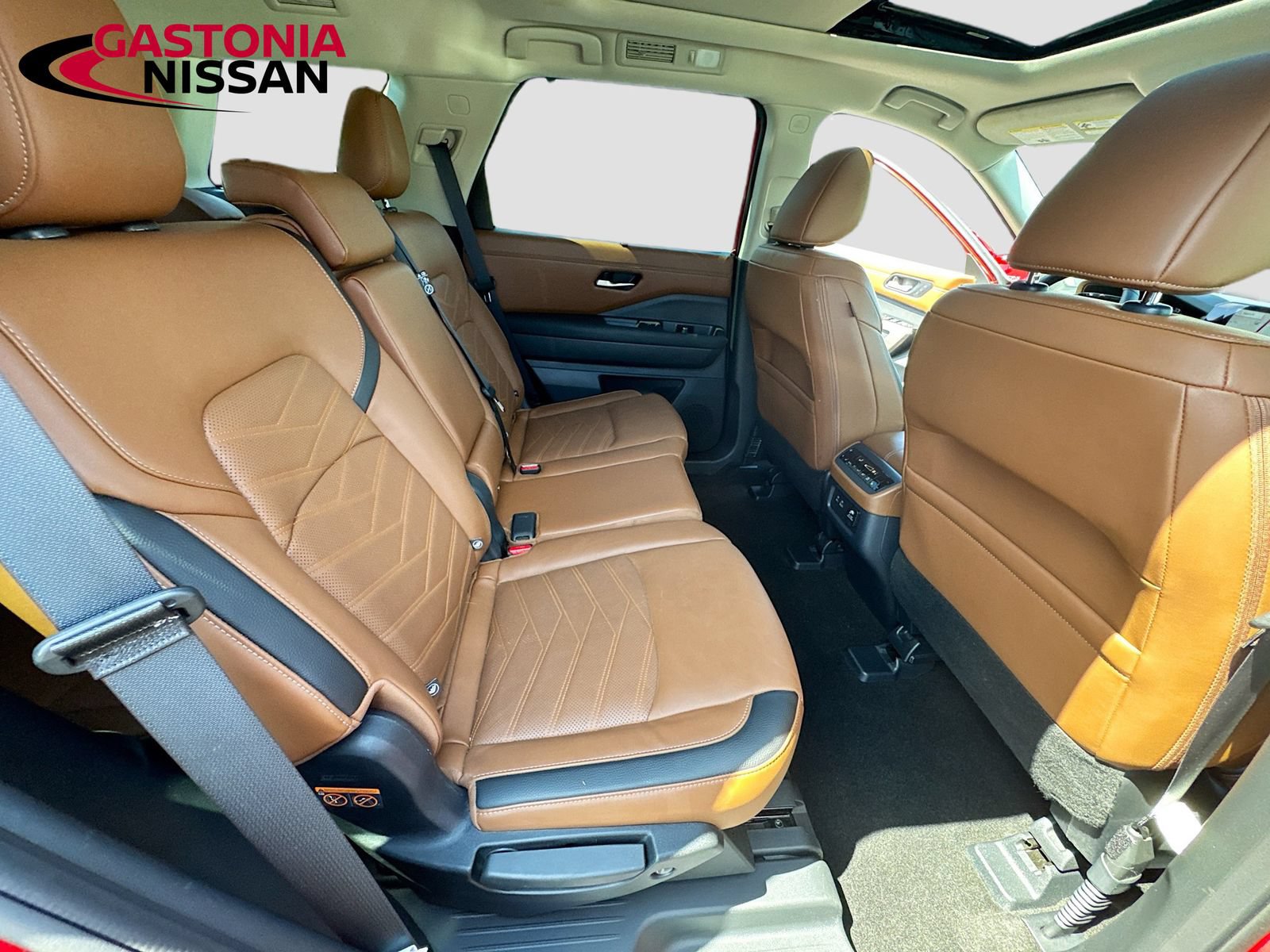 Used 2024 Nissan Pathfinder Platinum w/ Cargo Package FWD image 36