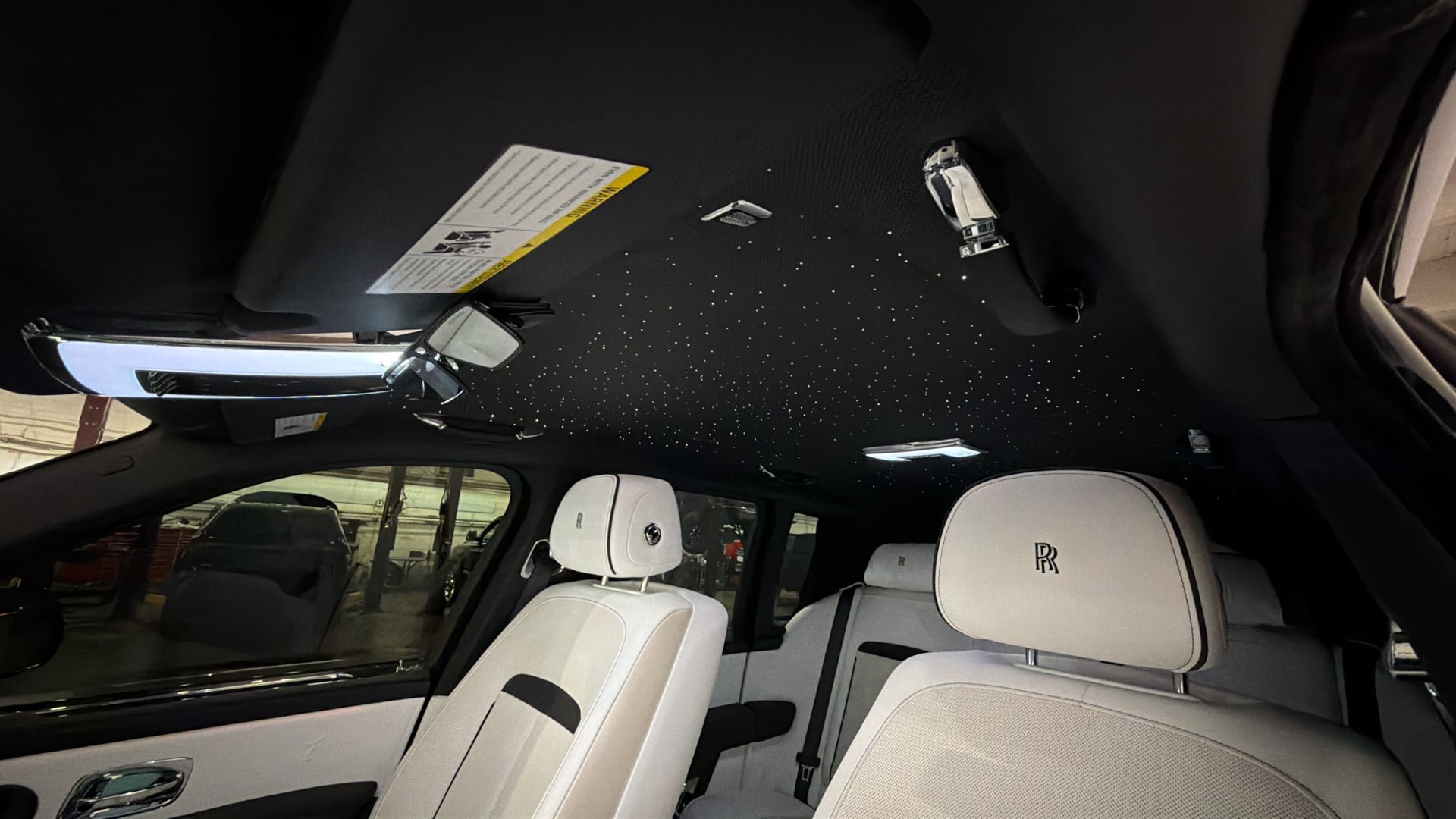 Used 2022 Rolls-Royce Cullinan Black Badge w/ Dark Exterior Package image 31