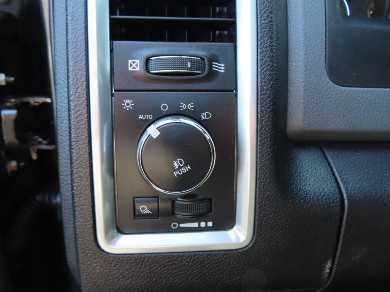 Used 2014 RAM 2500 Big Horn RWD image 32