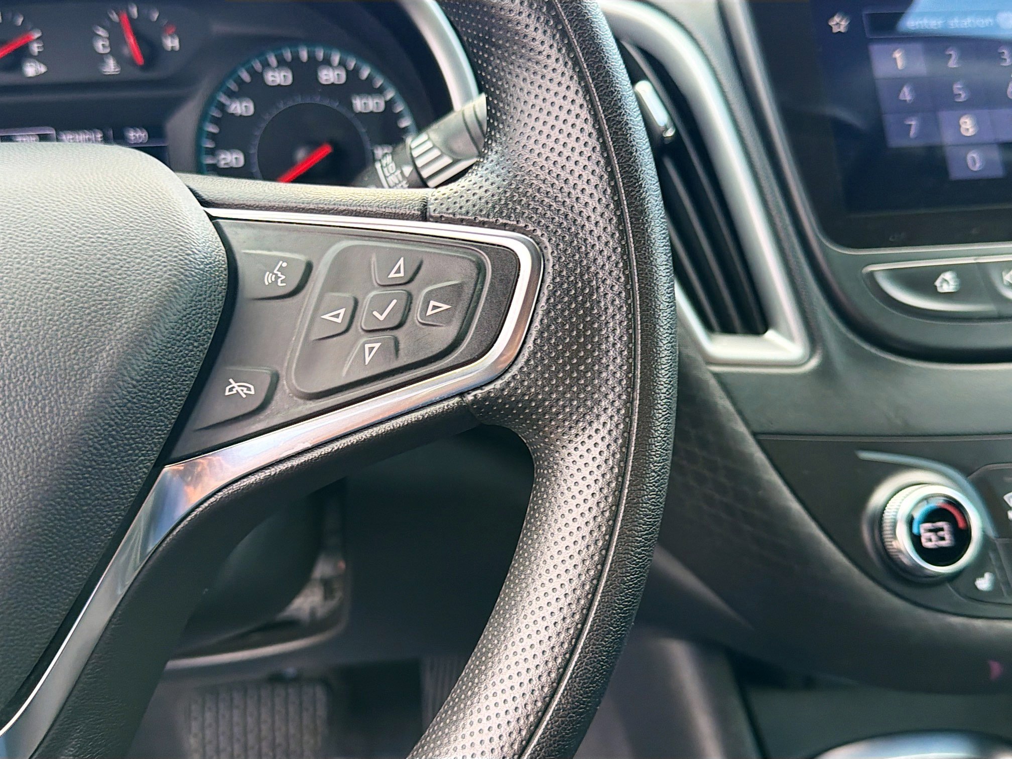 Used 2025 Chevrolet Malibu LT image 36