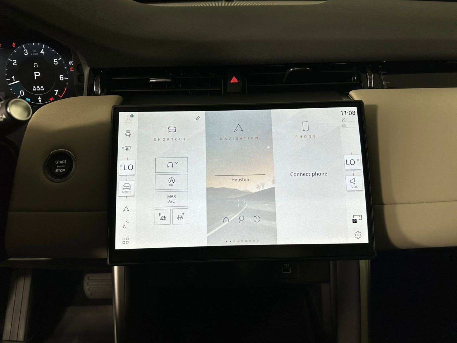 Used 2025 Land Rover Discovery Sport S image 29