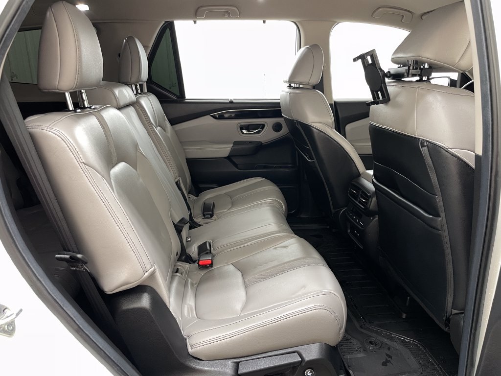Used 2025 Honda Pilot EX-L image 42