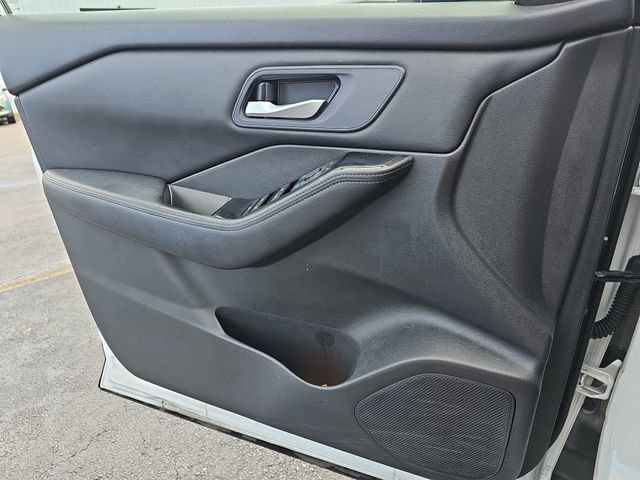 Used 2024 Nissan Rogue SV FWD image 24