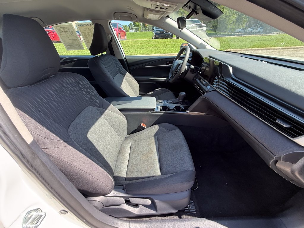 Used 2025 Toyota Camry LE FWD image 40