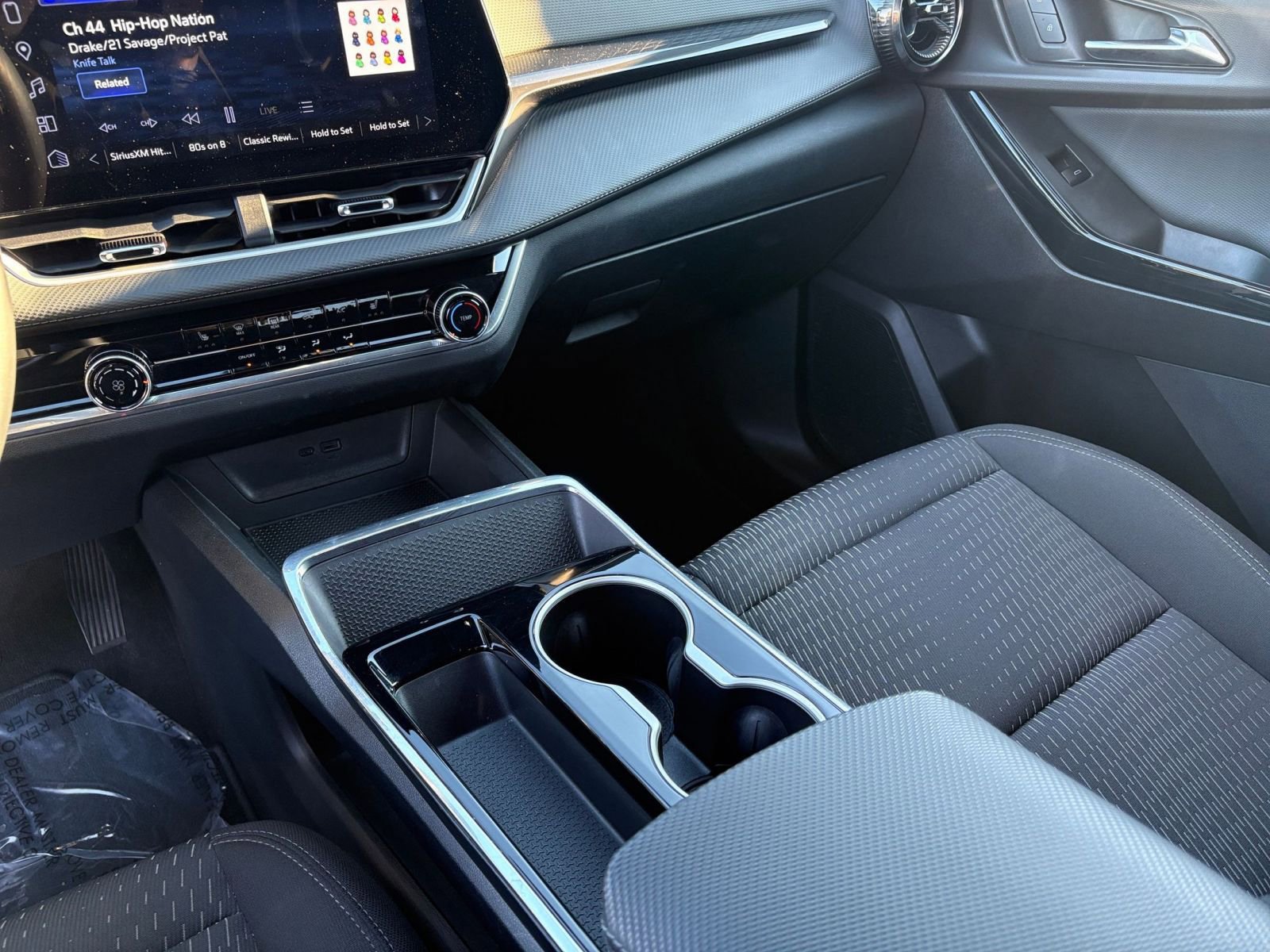 Used 2025 Chevrolet Equinox LT image 40