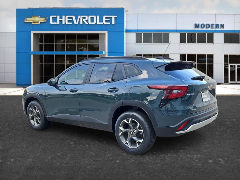 New 2026 Chevrolet Trax LT w/ Sunroof Package FWD image 3
