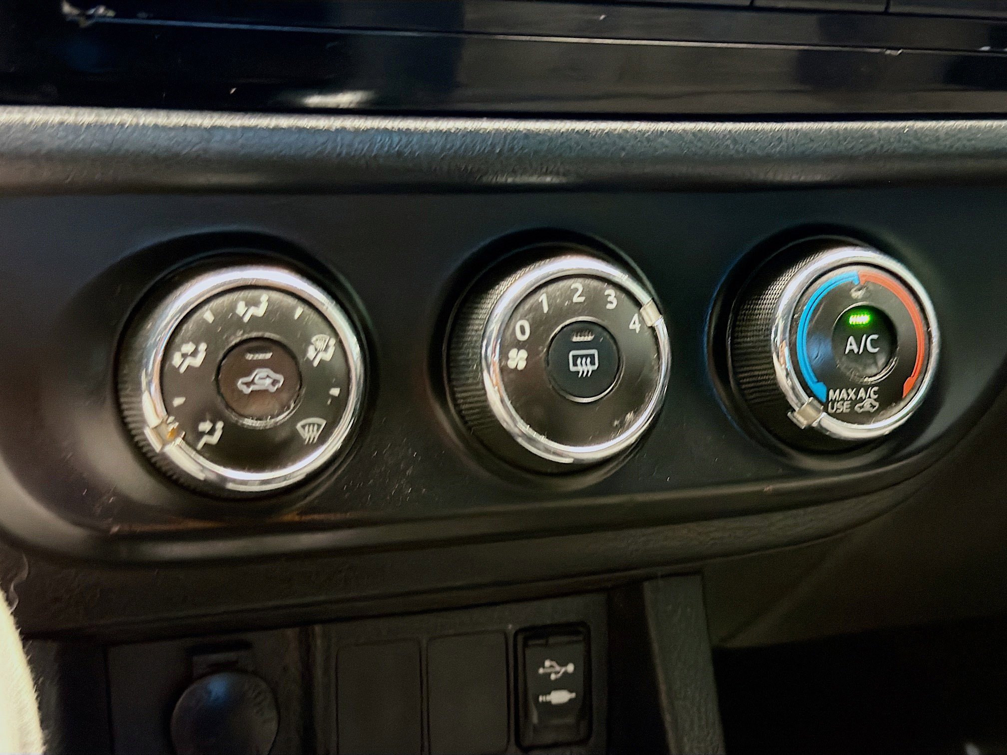 Used 2015 Toyota Corolla L image 10