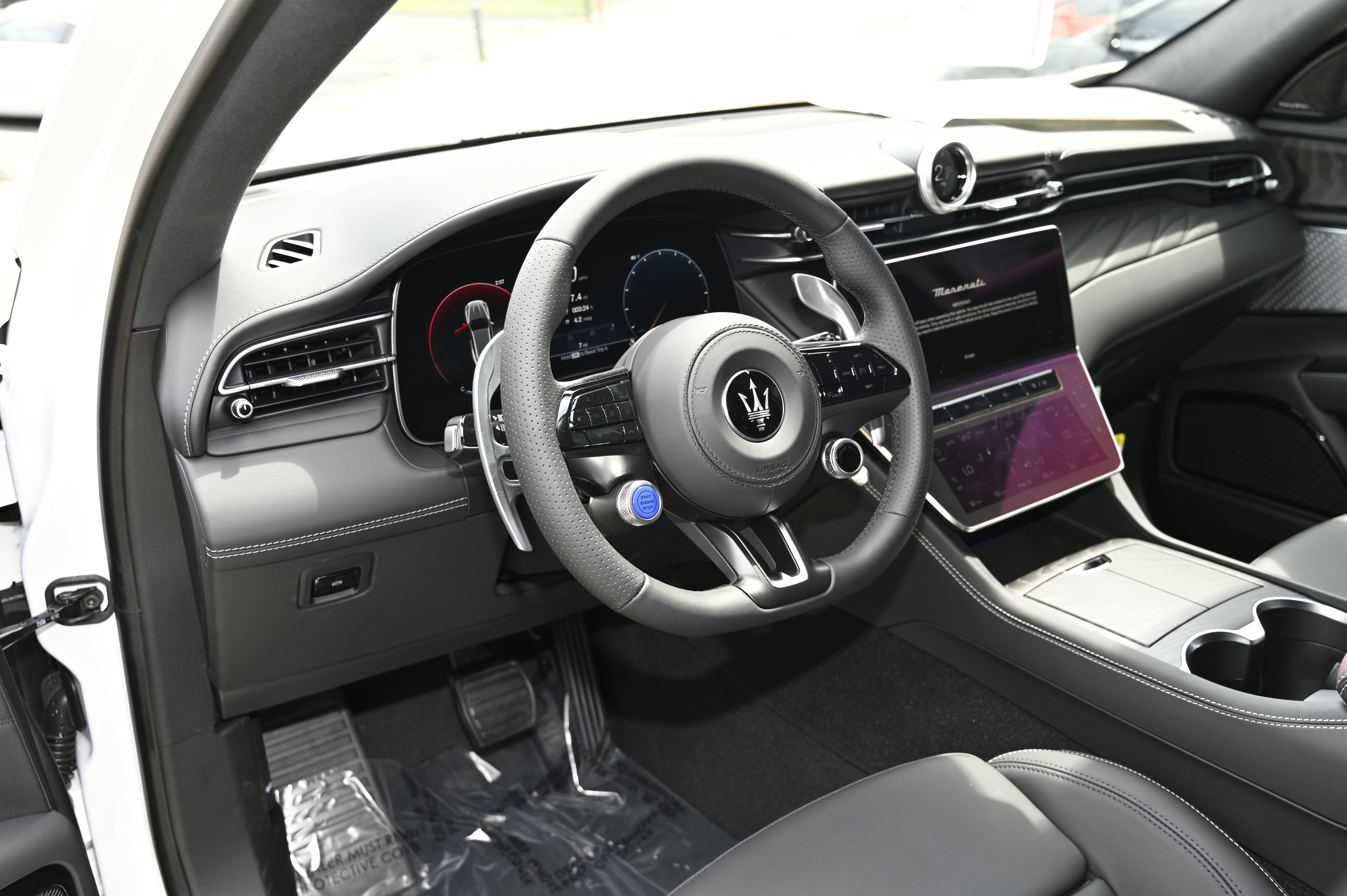 New 2025 Maserati Grecale GT image 16