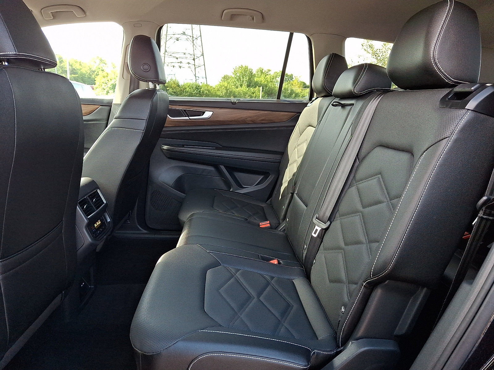 Used 2026 Volkswagen Atlas SE AWD/4WD image 11