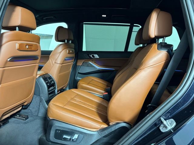 Used 2025 BMW X7 M60i AWD/4WD image 19