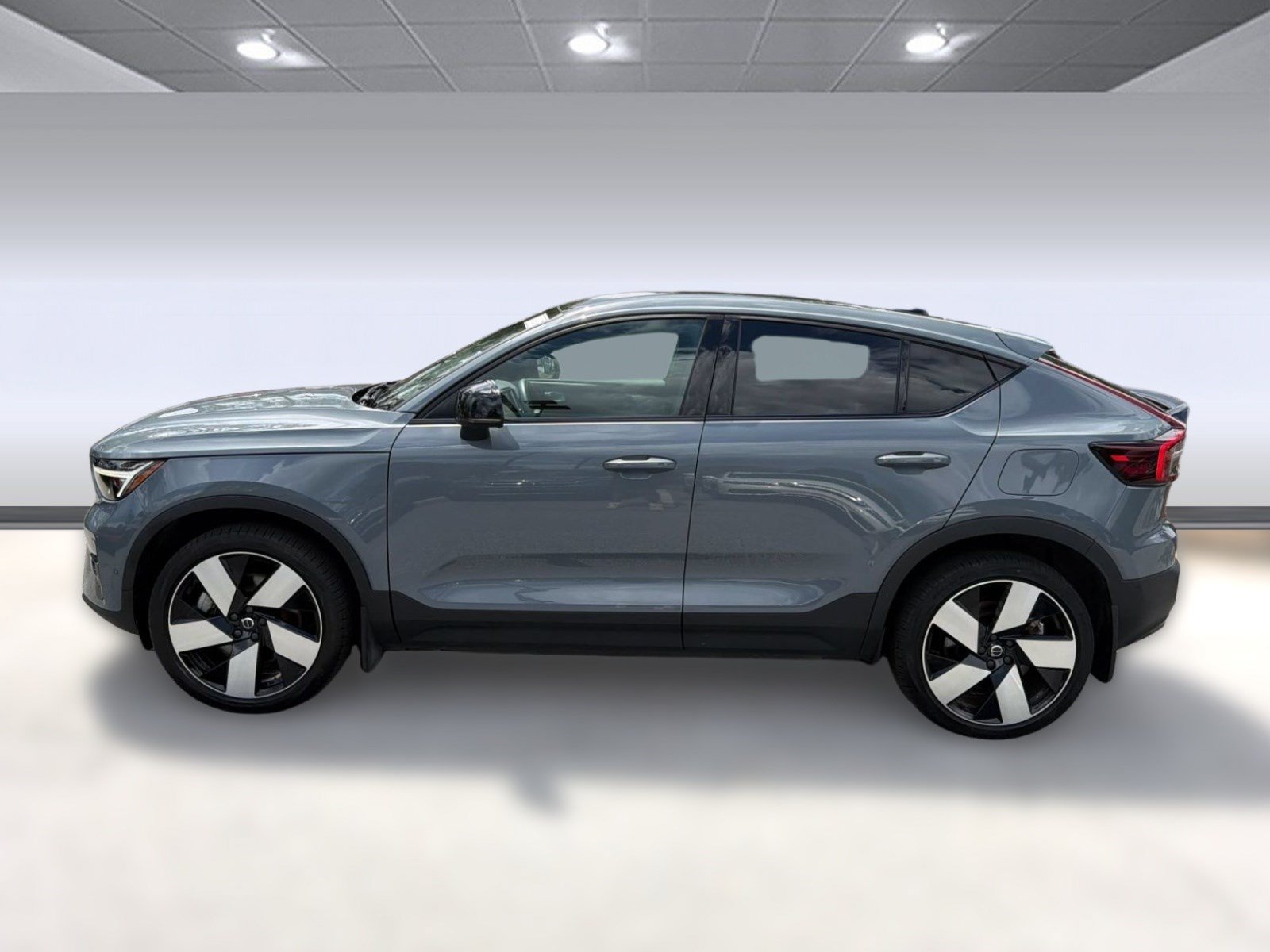Certified 2023 Volvo C40 P8 Recharge Ultimate AWD/4WD image 2