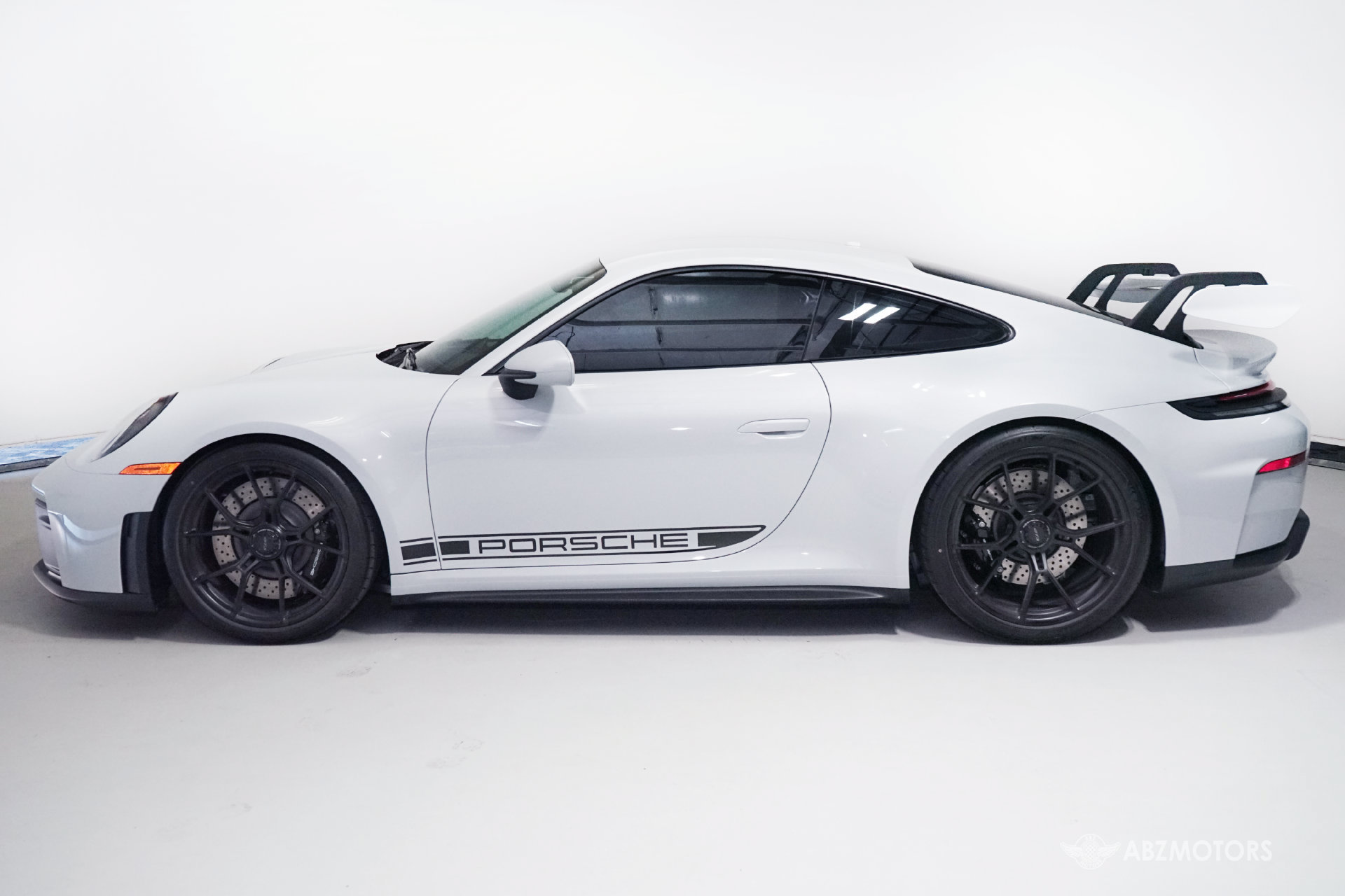 Used 2026 Porsche 911 GT3 RWD image 4