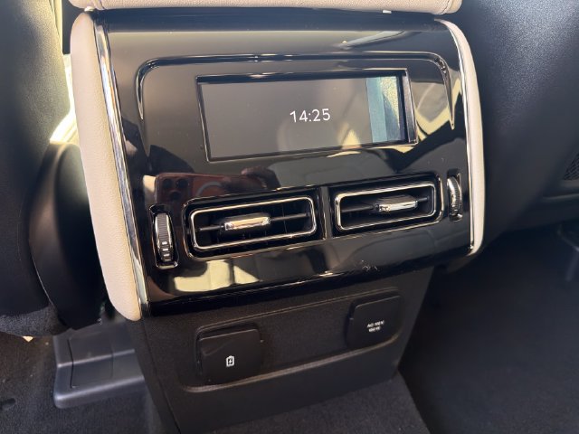 New 2026 Lincoln Aviator AWD w/ Jet Appearance Package image 17