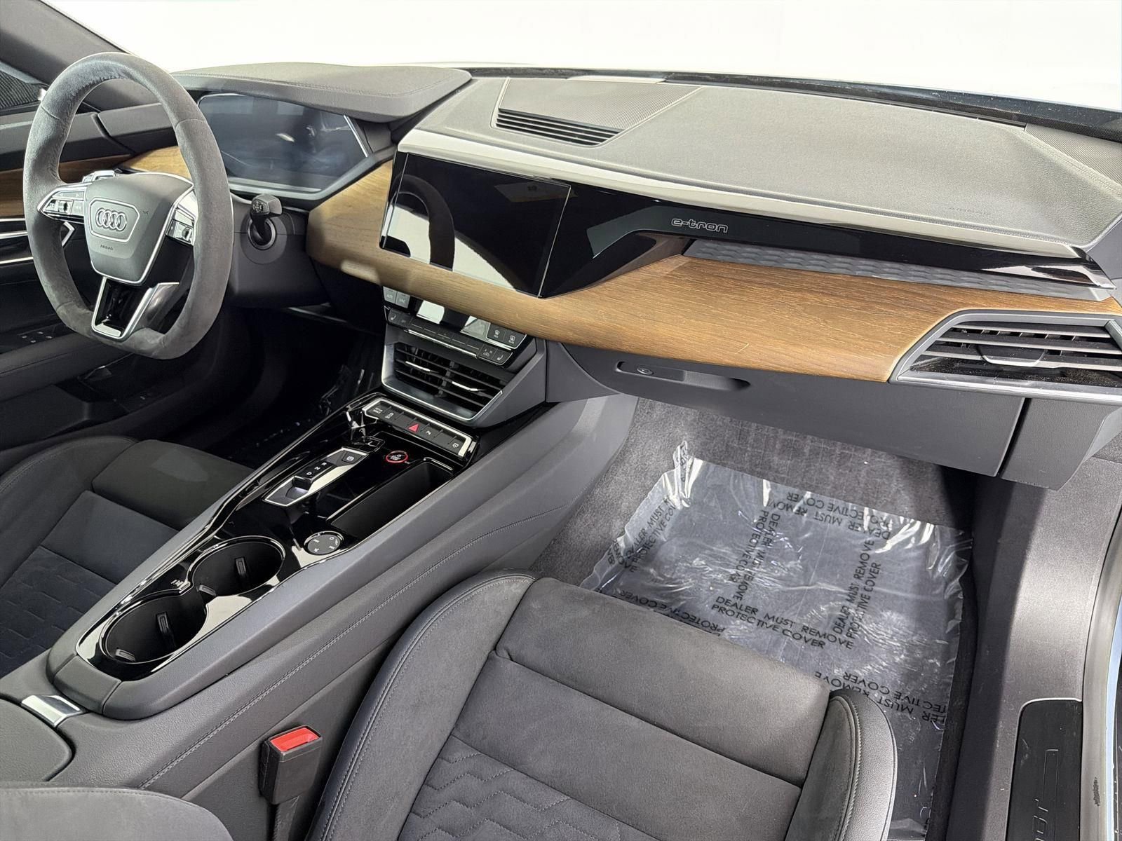 Used 2023 Audi e-tron GT Premium Plus image 33