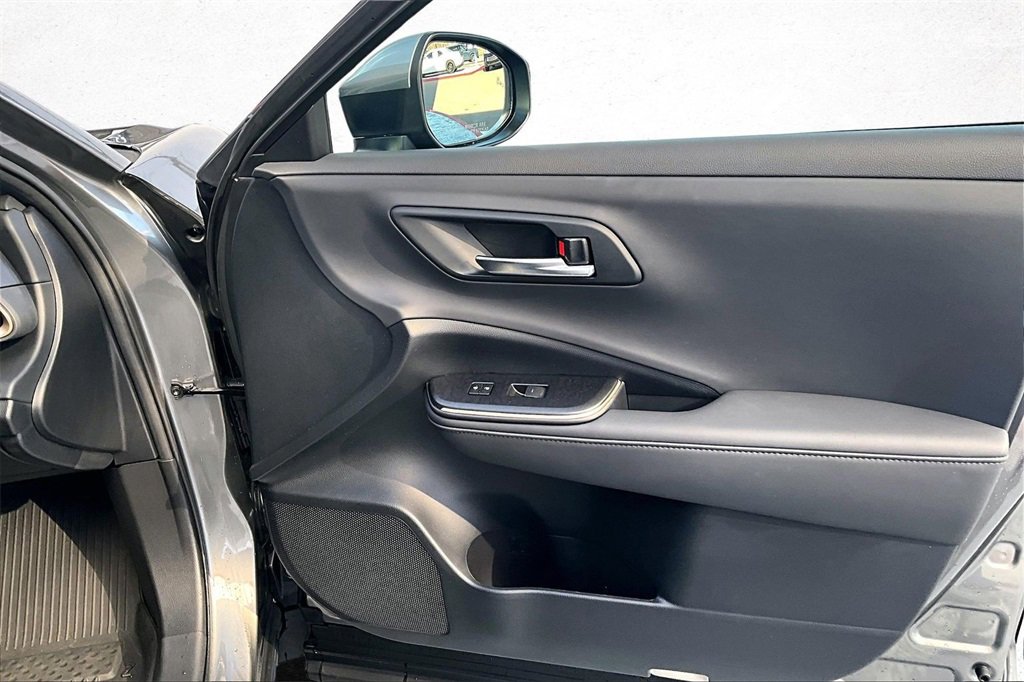 Used 2023 Toyota Crown Limited image 27