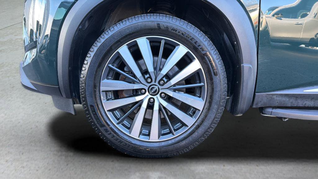 Certified 2022 Nissan Pathfinder Platinum w/ Lighting Package (N93) image 14