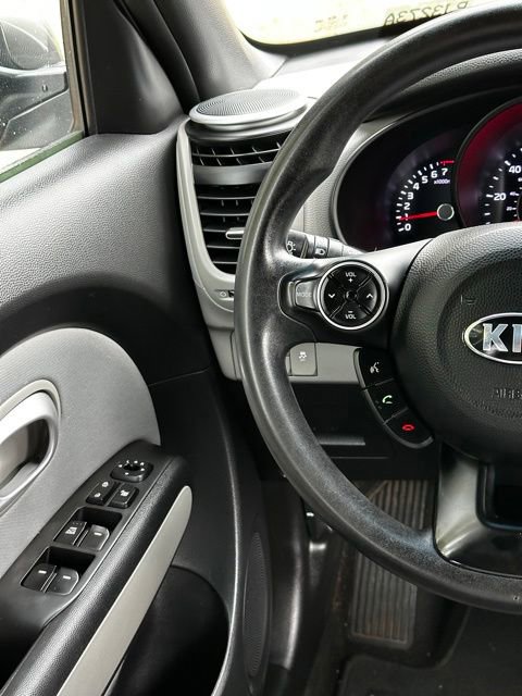 Used 2016 Kia Soul FWD image 26