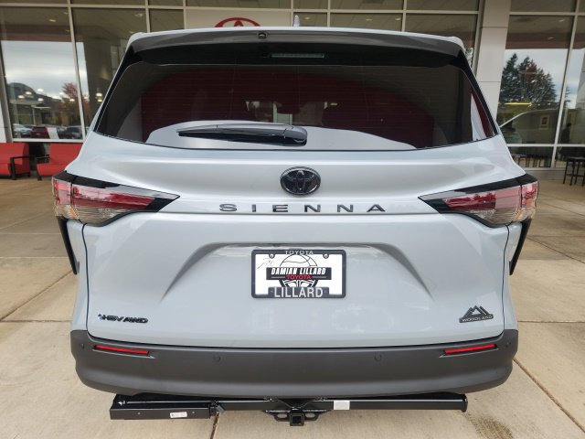 New 2026 Toyota Sienna XLE Woodland Edition AWD/4WD image 10