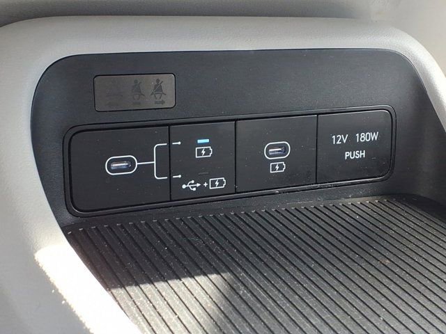 Used 2025 Hyundai Kona SEL FWD image 12
