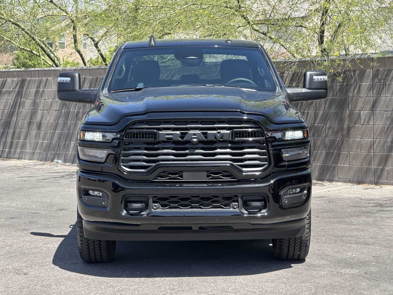 Used 2025 RAM 2500 Big Horn AWD/4WD image 3