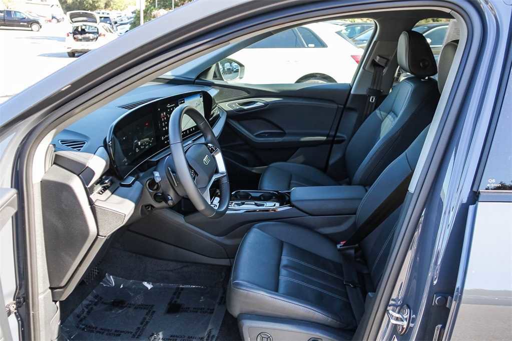 Used 2025 Audi Q6 e-tron Premium w/ Convenience Package image 18