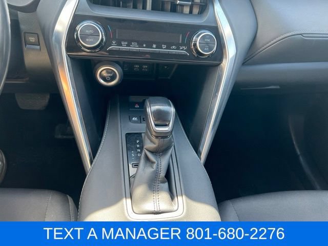 Used 2024 Toyota Venza LE AWD/4WD image 19