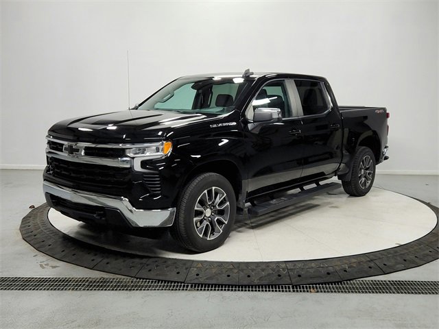 Used 2024 Chevrolet Silverado 1500 LT image 3