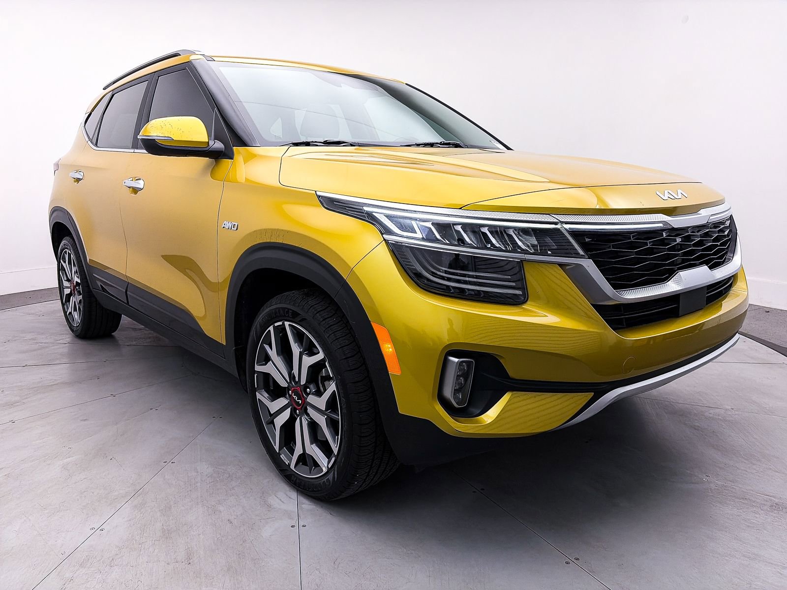 Used 2022 Kia Seltos SX w/ Sunroof Package image 11