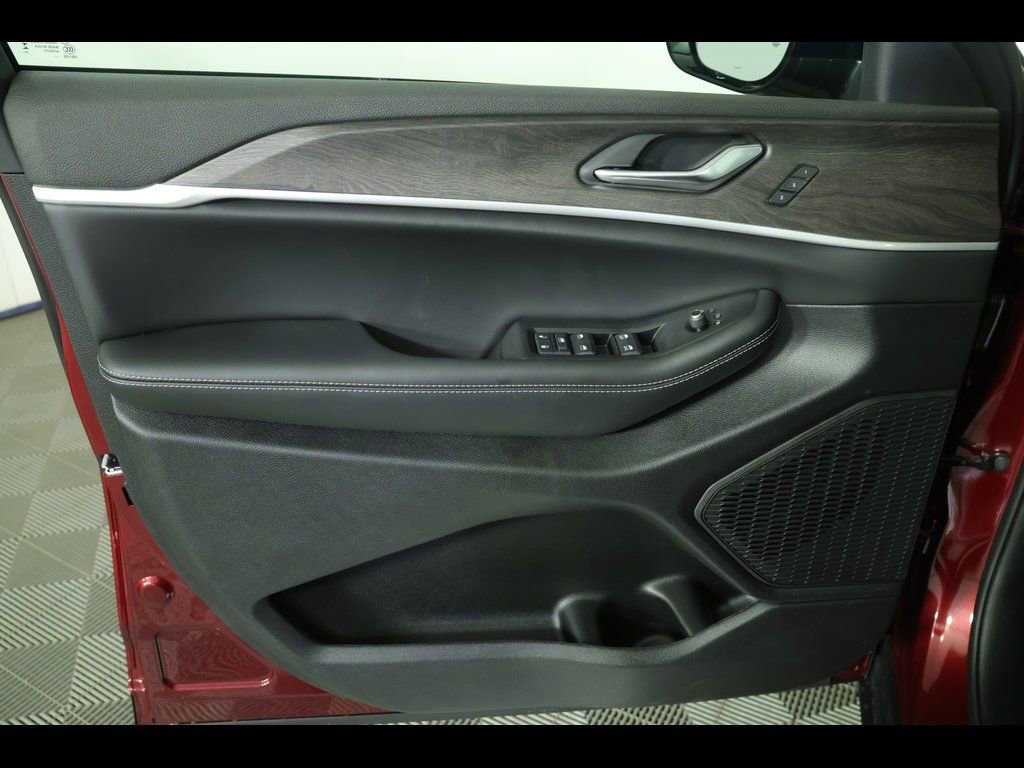 New 2025 Jeep Grand Cherokee Limited image 21