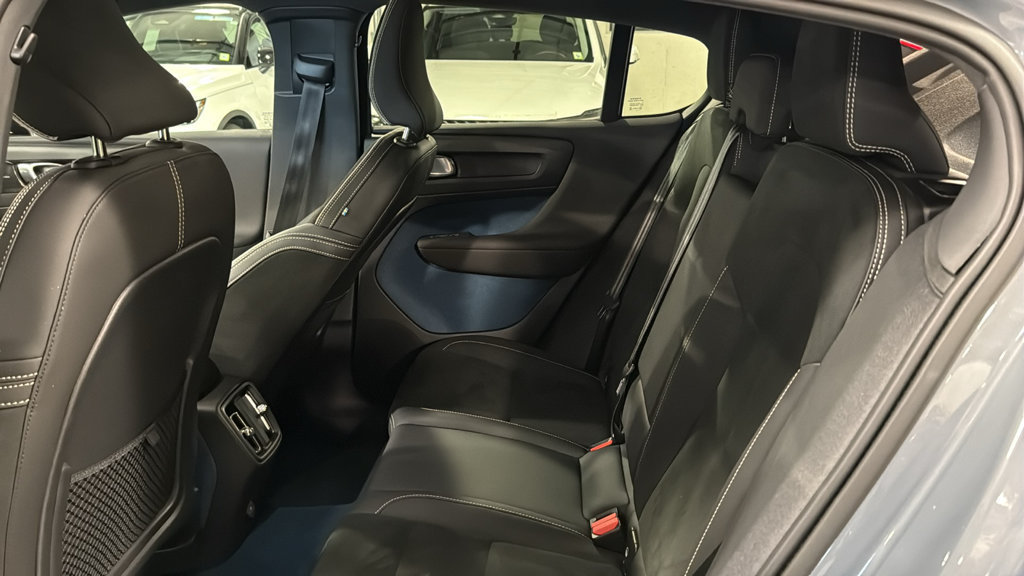 Certified 2023 Volvo C40 P8 Recharge Ultimate AWD/4WD image 22