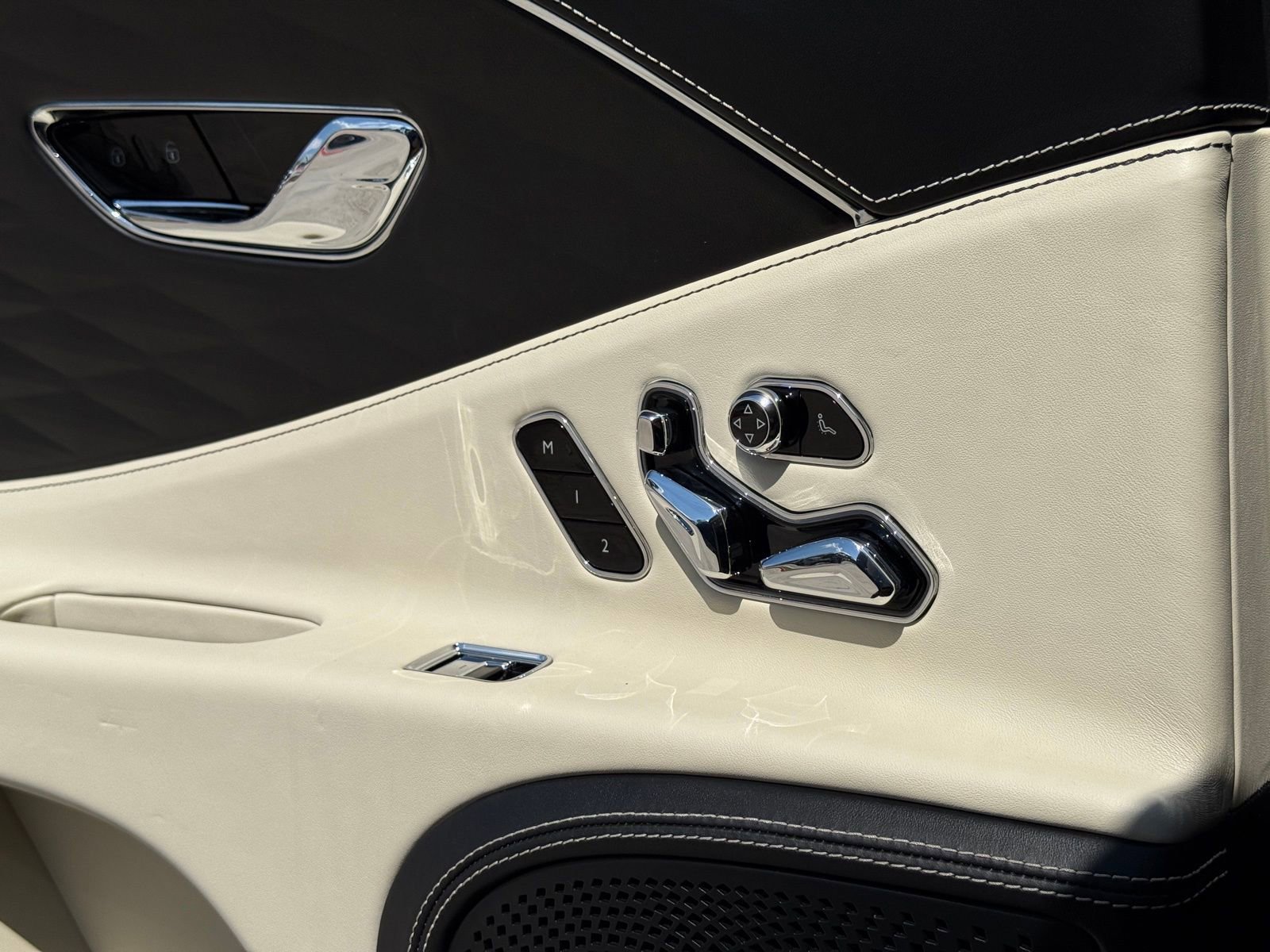 Used 2020 Bentley Flying Spur W12 image 34