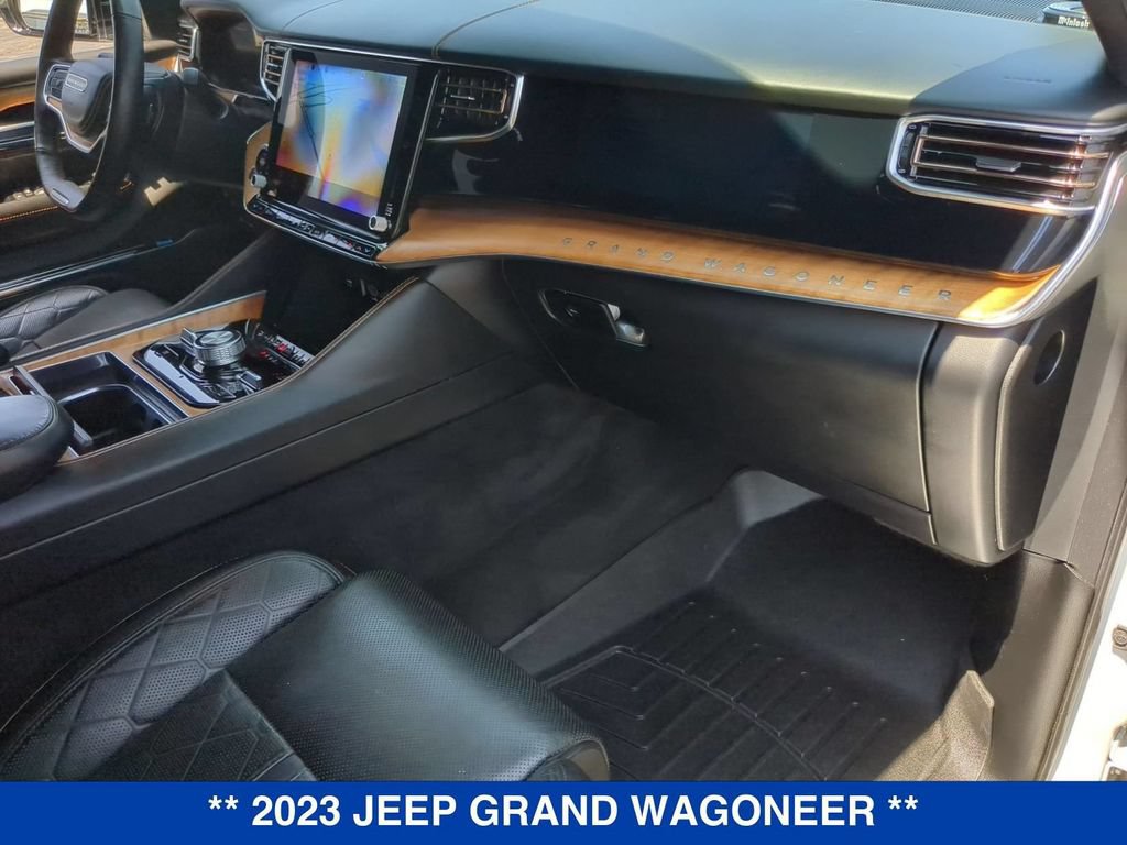 Used 2023 Jeep Grand Wagoneer Series III AWD/4WD image 28