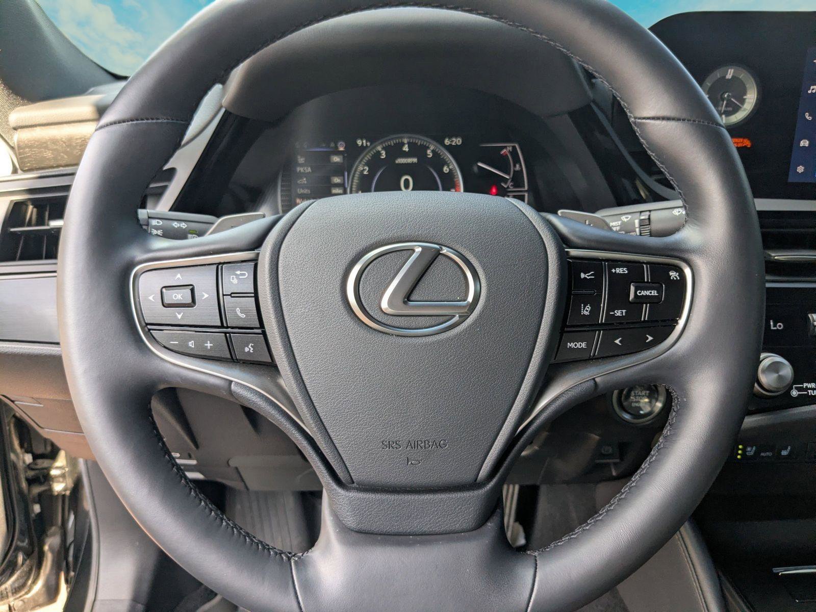 Used 2025 Lexus ES 350 w/ Premium Package FWD image 11