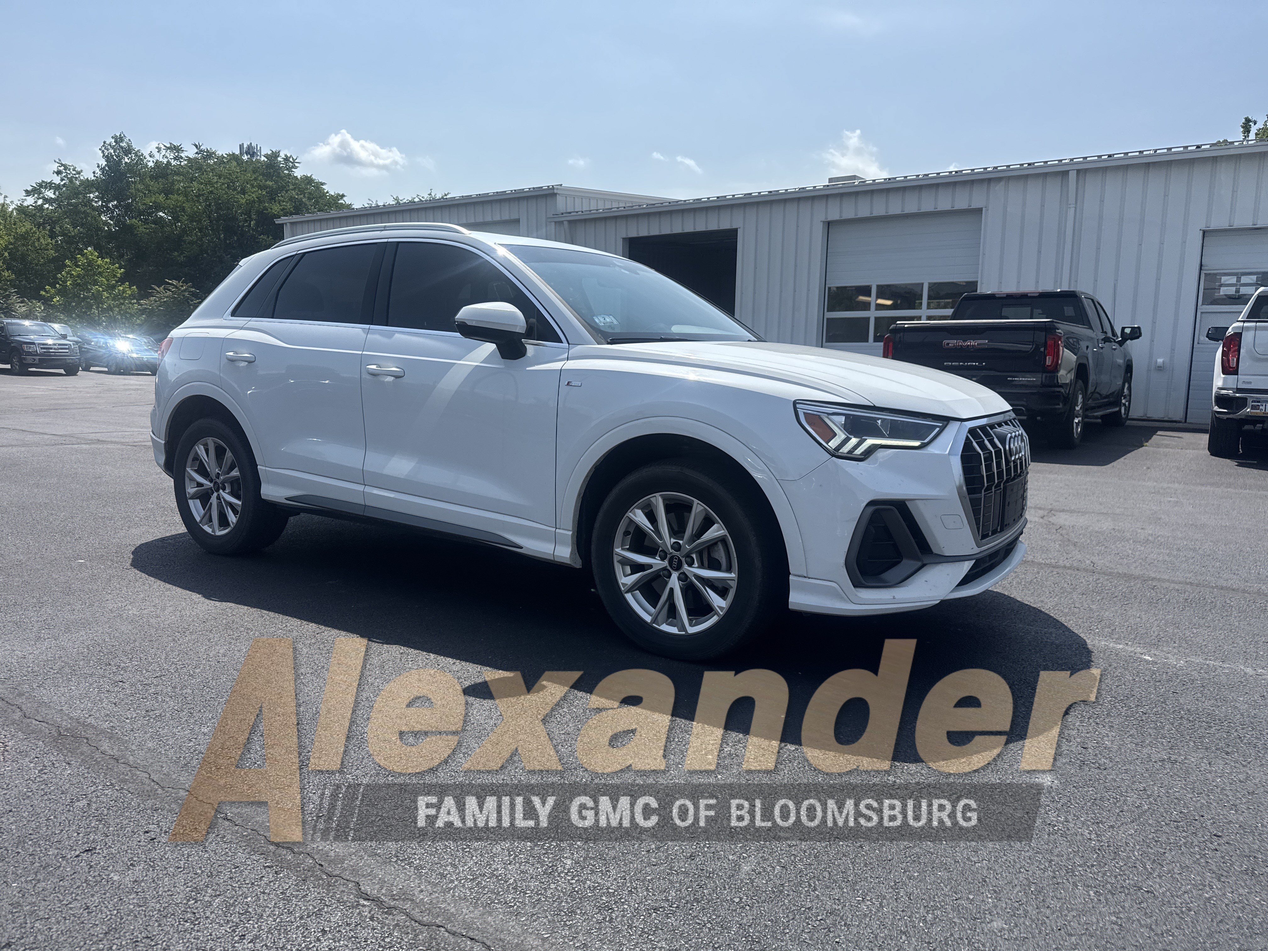 Used 2023 Audi Q3 2.0T Premium AWD/4WD image 1