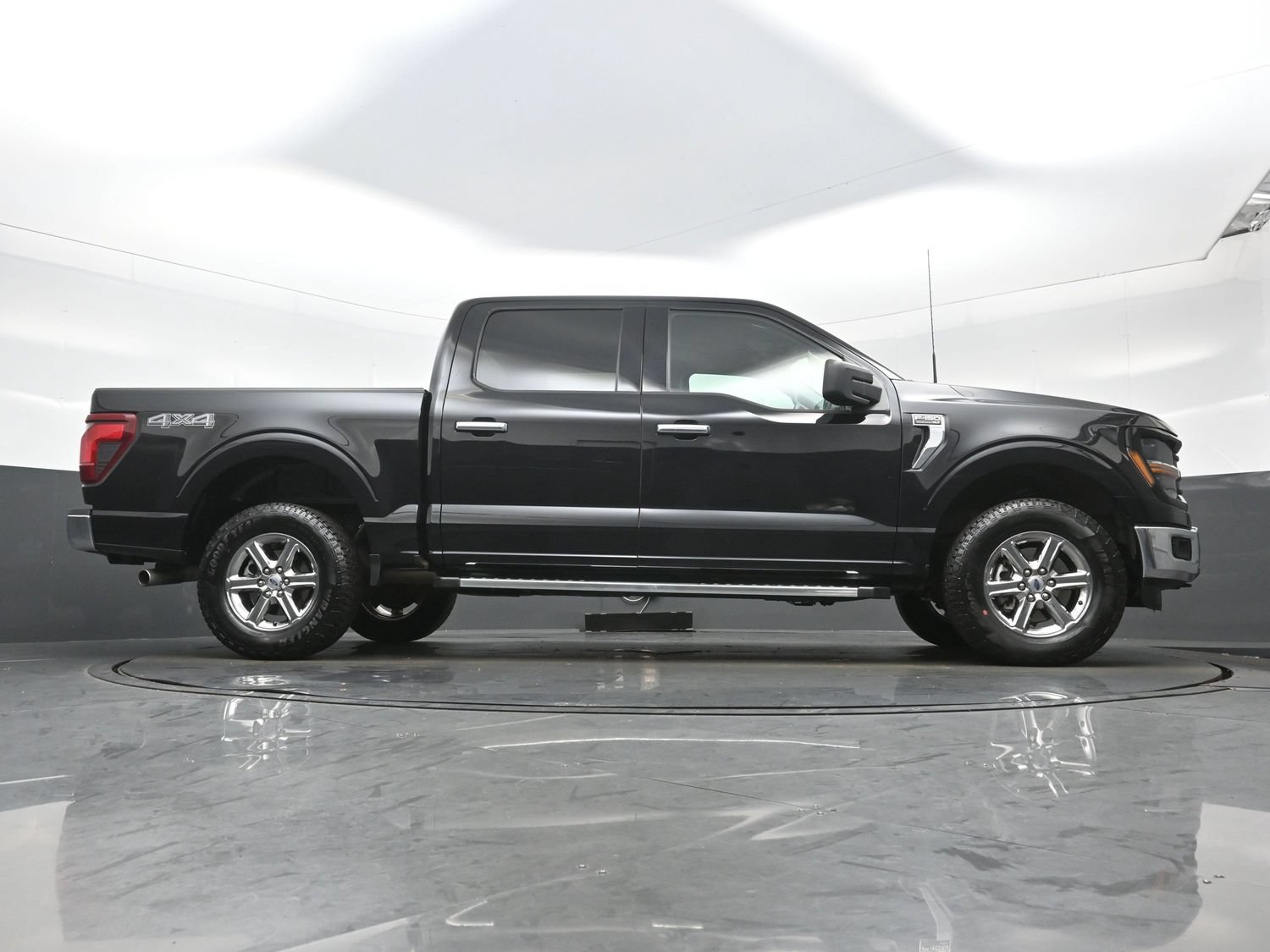 Used 2025 Ford F150 XLT w/ Equipment Group 301A Standard AWD/4WD image 30