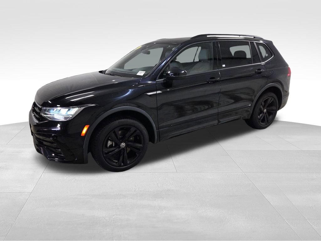 Used 2023 Volkswagen Tiguan SE R-Line image 18