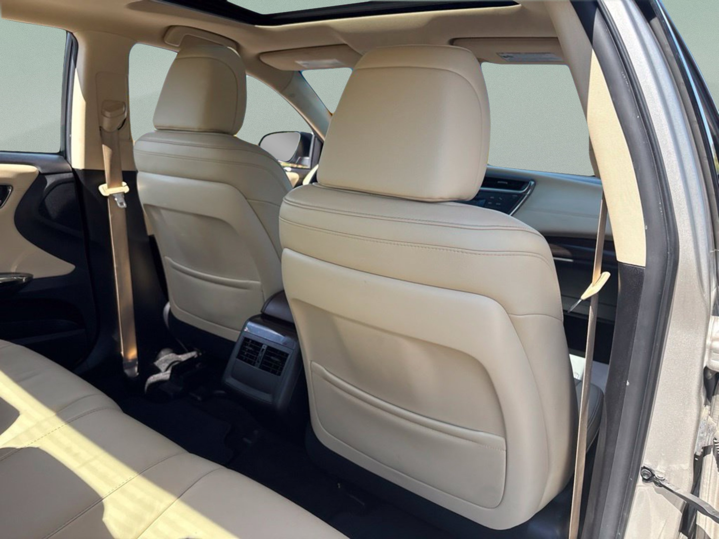 Used 2014 Toyota Avalon XLE Touring FWD image 22