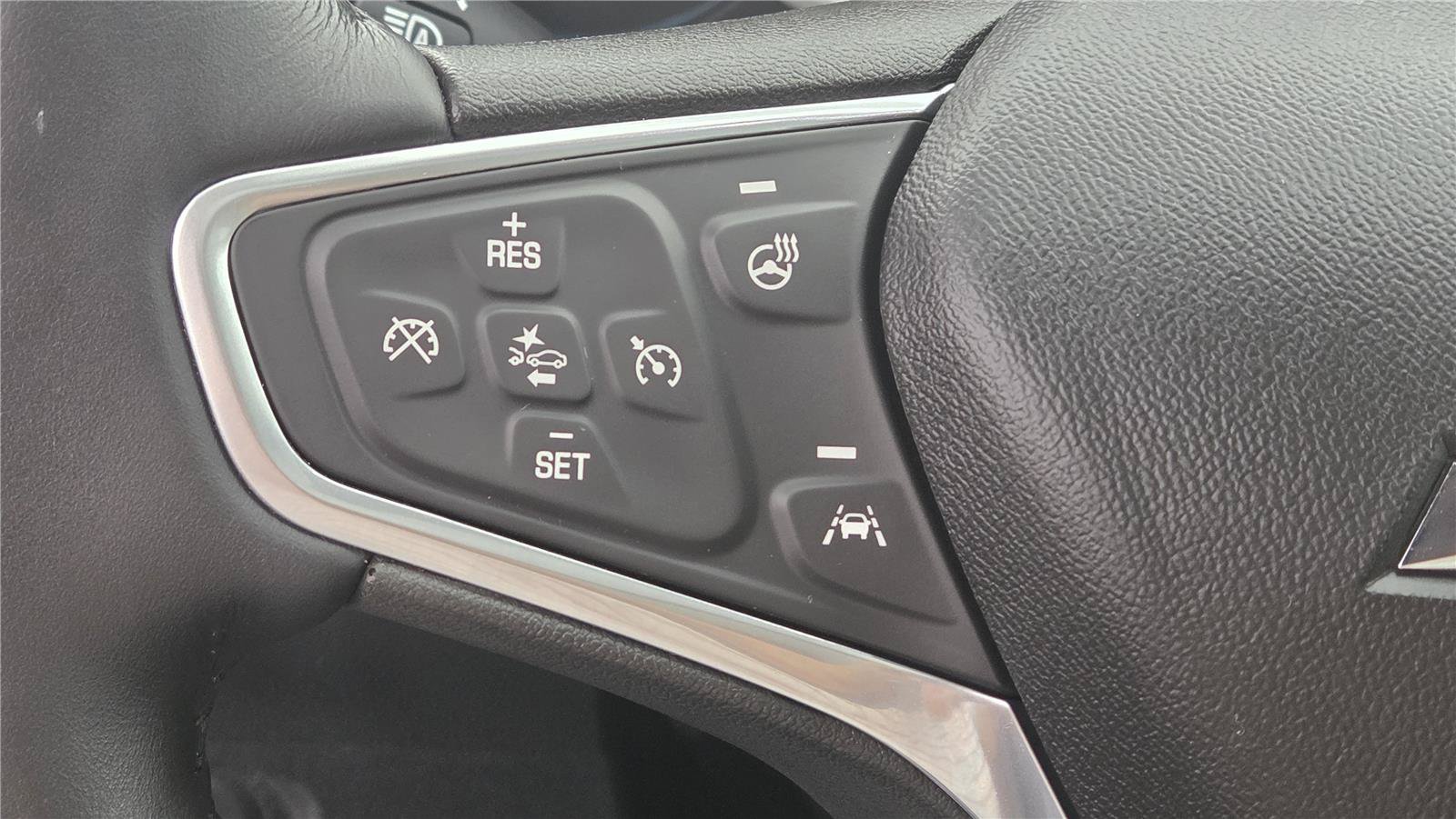 Used 2018 Chevrolet Equinox Premier AWD/4WD image 19