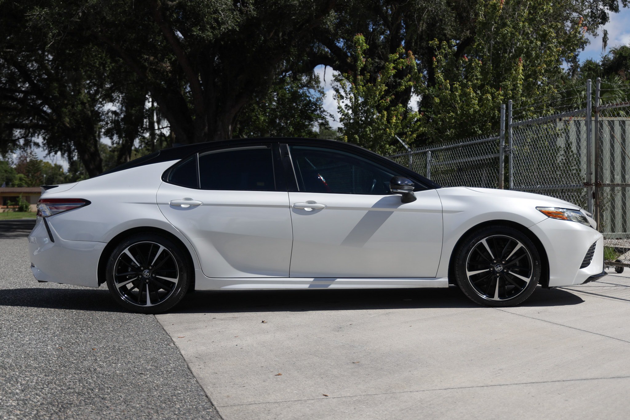 Used 2019 Toyota Camry XSE FWD image 16