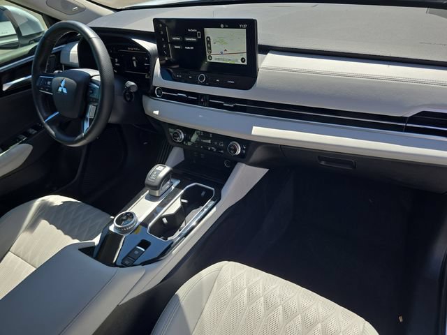Used 2025 Mitsubishi Outlander SEL FWD image 12