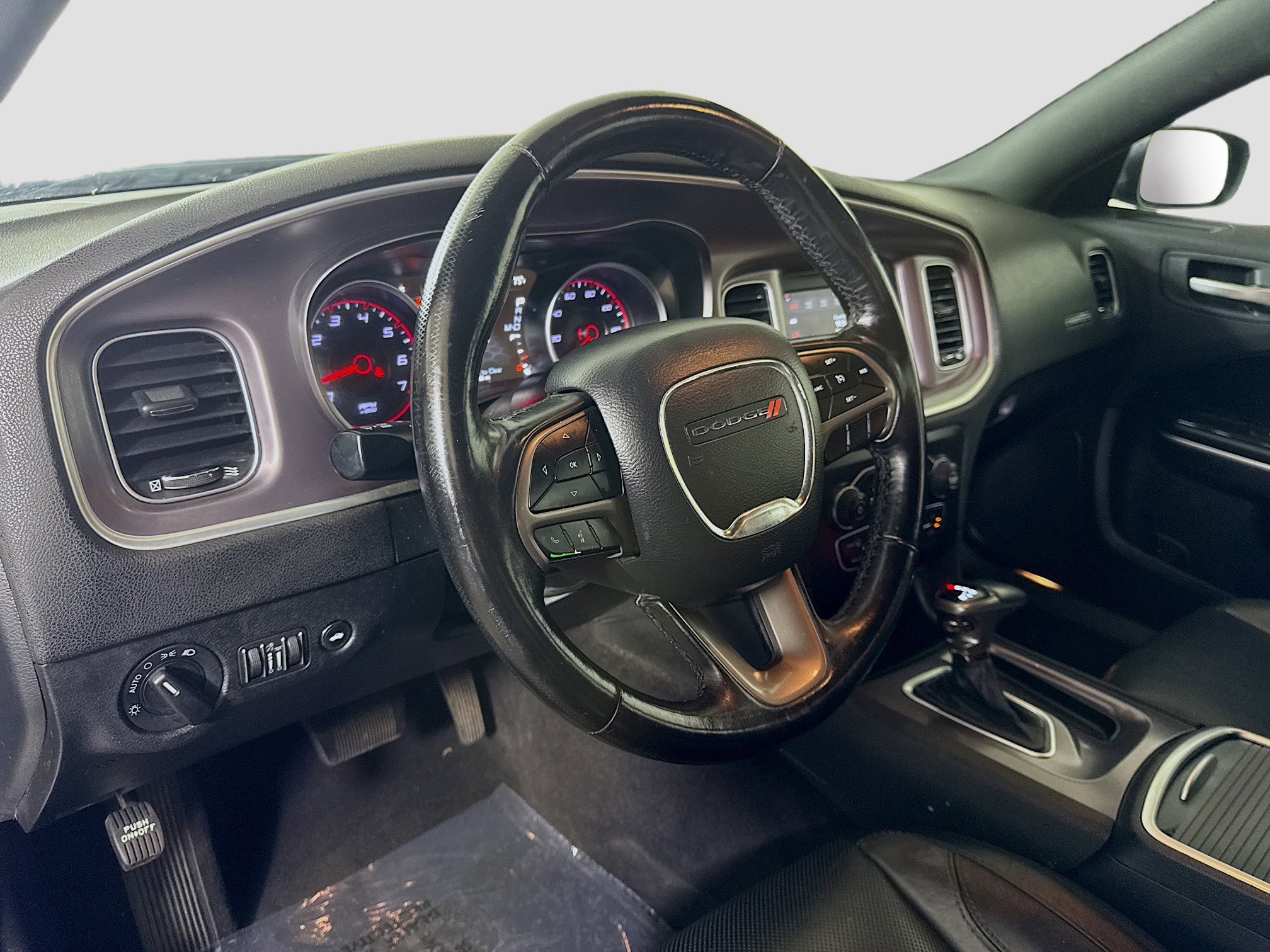 Used 2019 Dodge Charger SXT w/ Leather Interior Group image 23