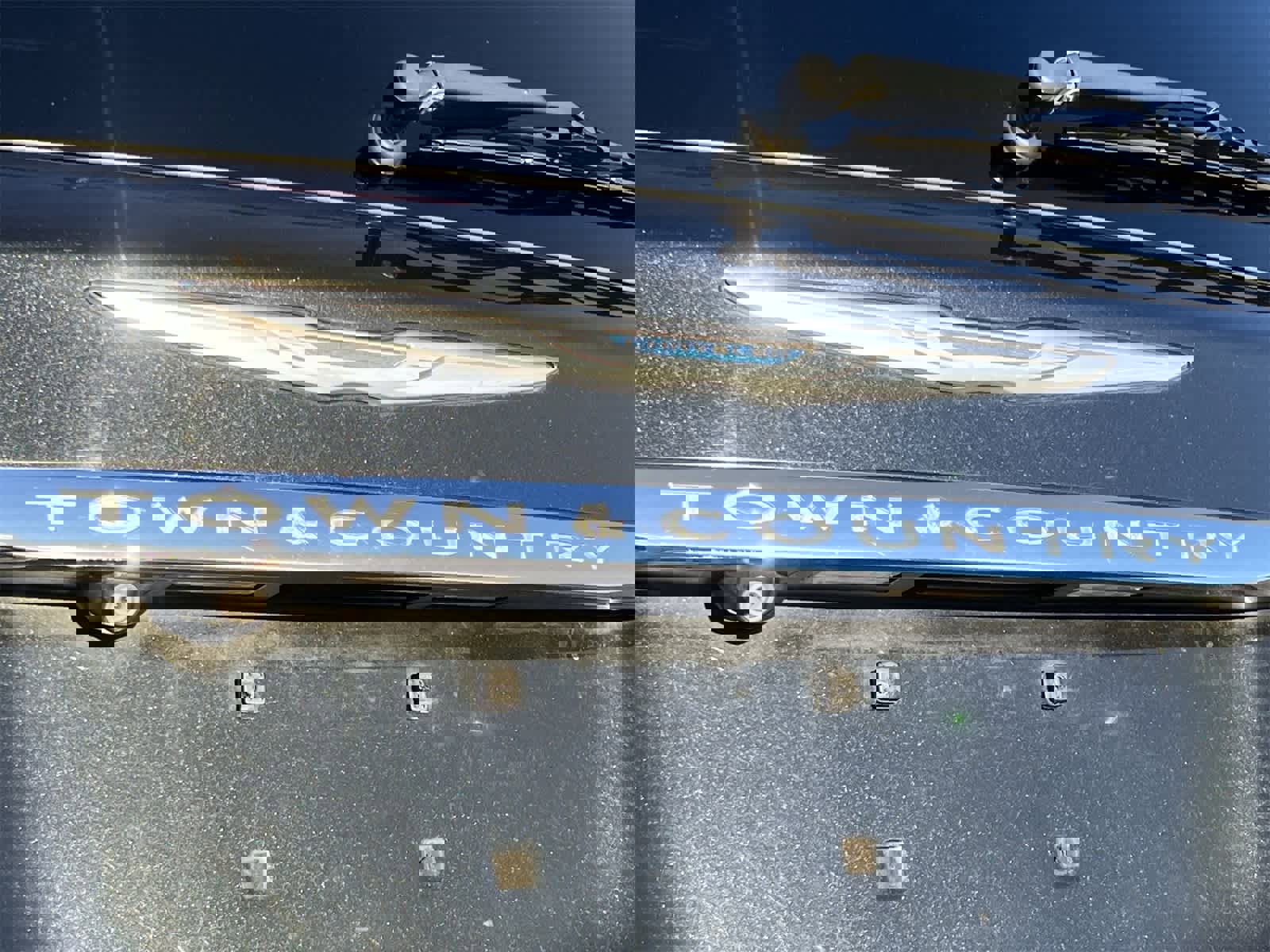 Used 2015 Chrysler Town & Country Touring-L w/ Driver Convenience Group image 12