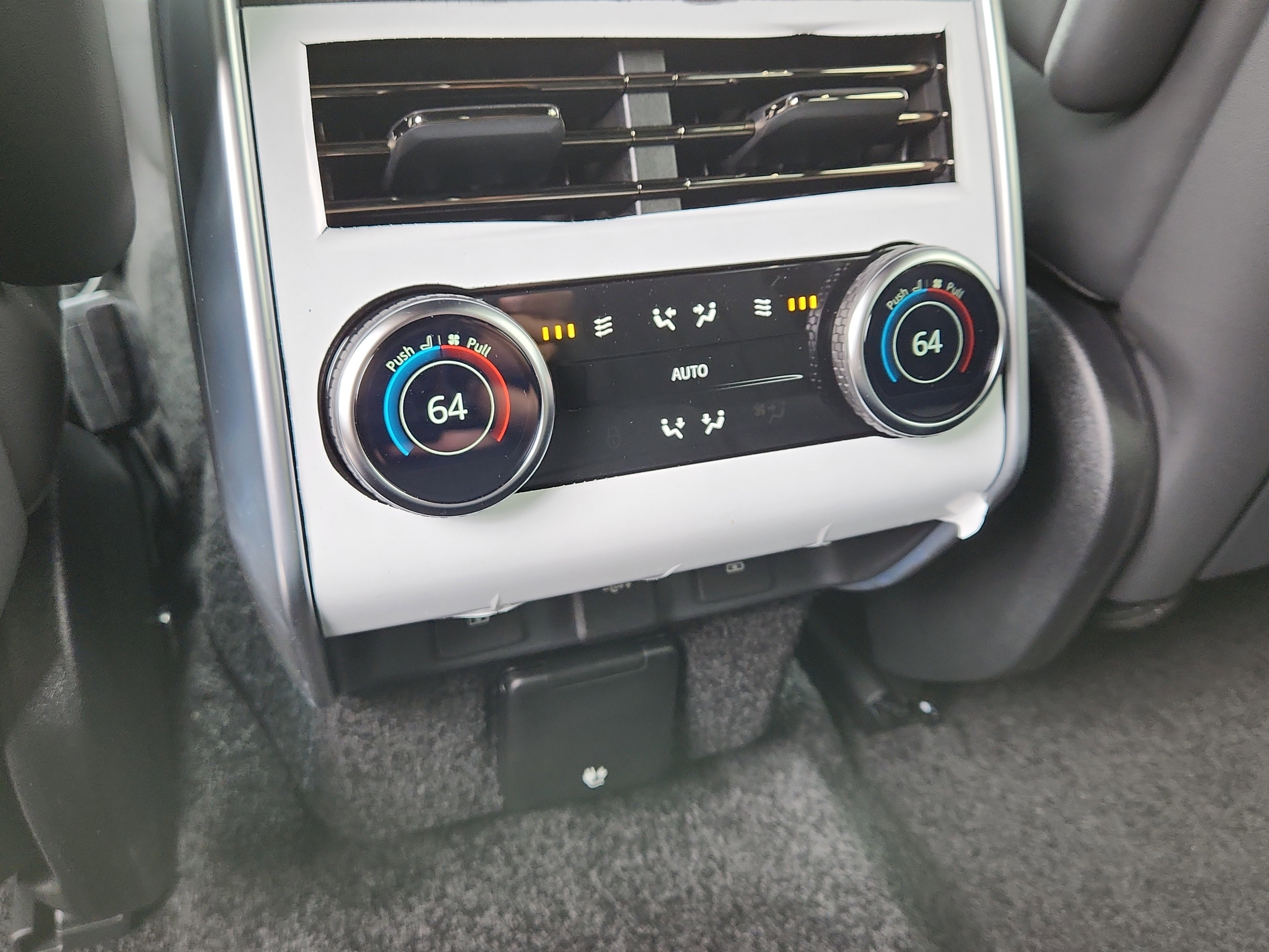 New 2025 Land Rover Range Rover SE image 14