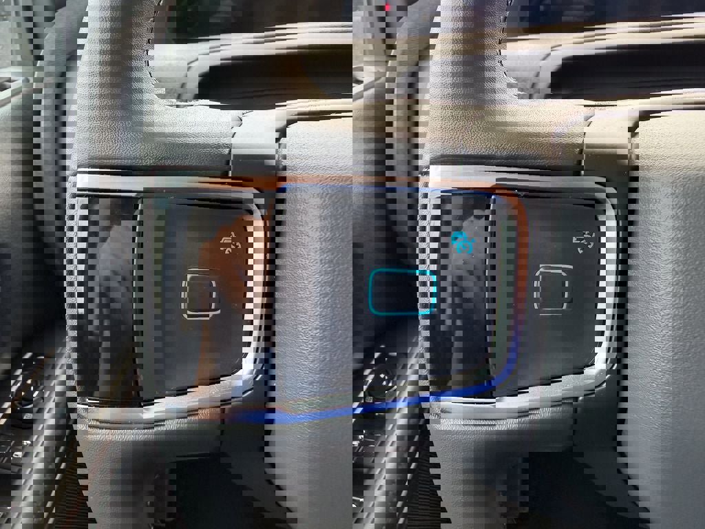 Certified 2025 Ford Expedition Active AWD/4WD image 28