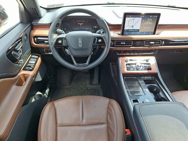 Used 2024 Lincoln Aviator Reserve w/ Elements Package Plus AWD/4WD image 12