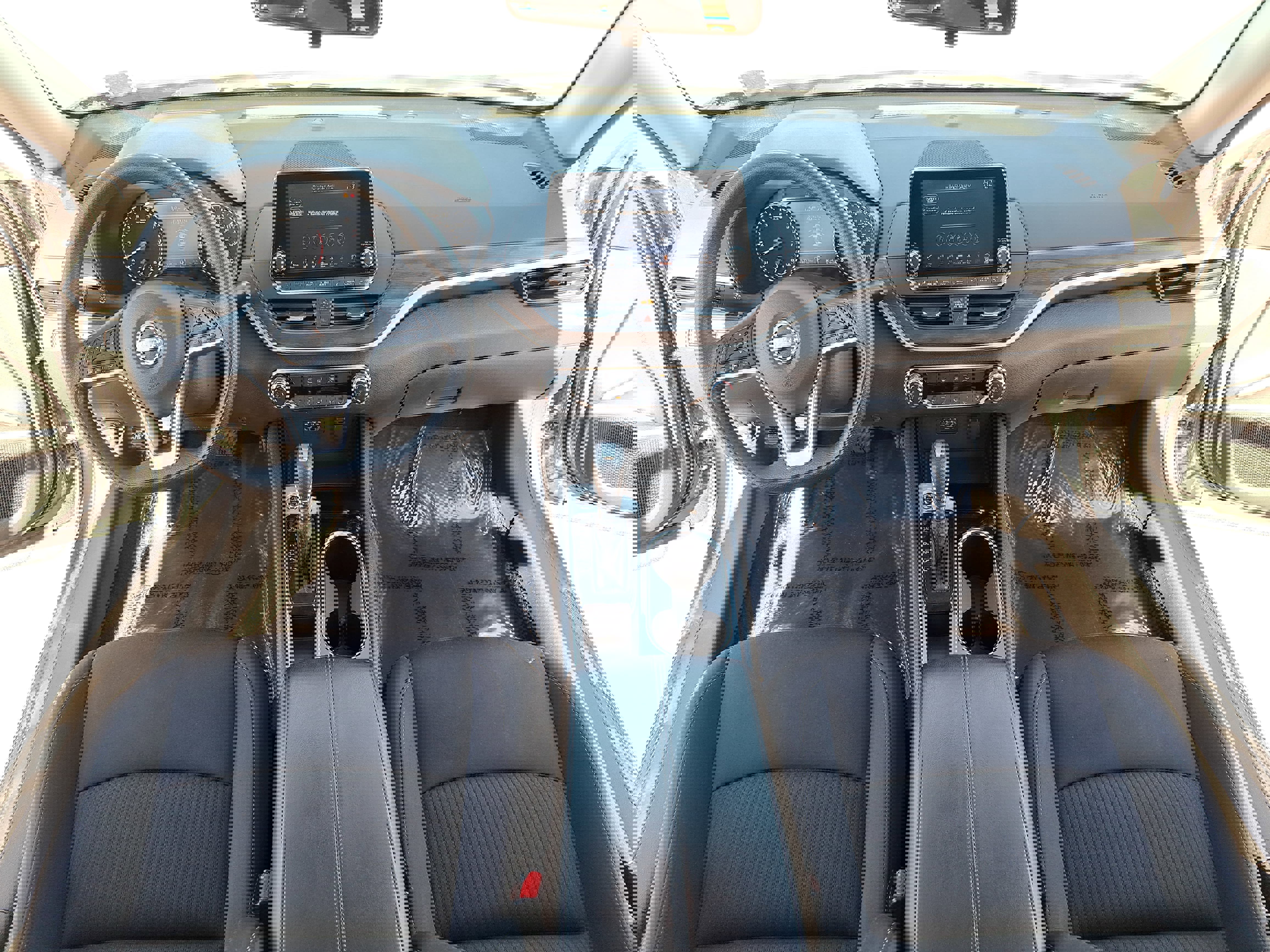 Used 2024 Nissan Altima 2.5 SV image 9