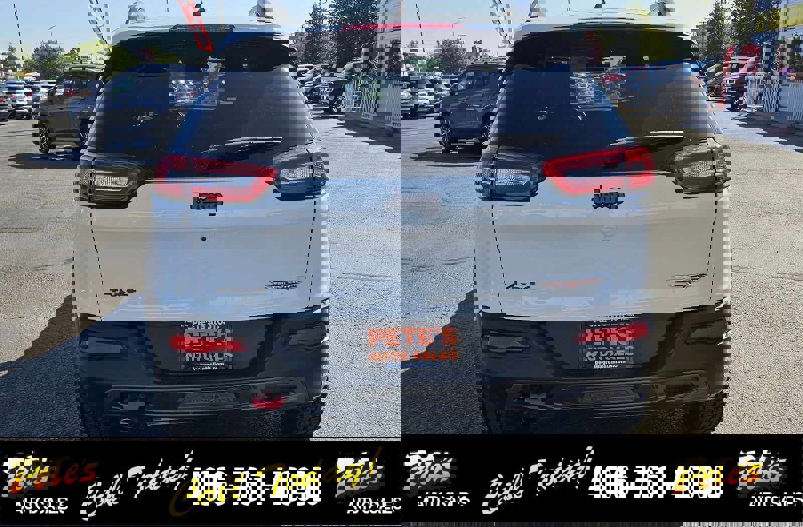 Used 2016 Jeep Cherokee Trailhawk image 3