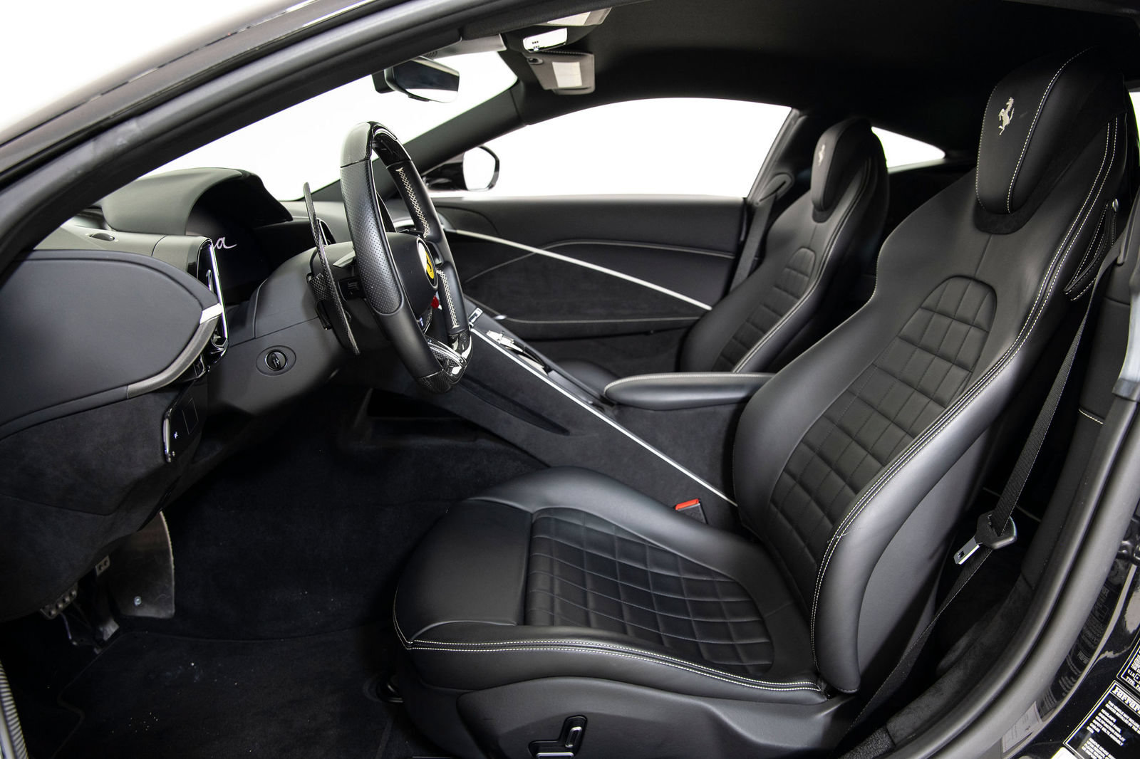 Certified 2022 Ferrari Roma RWD image 5