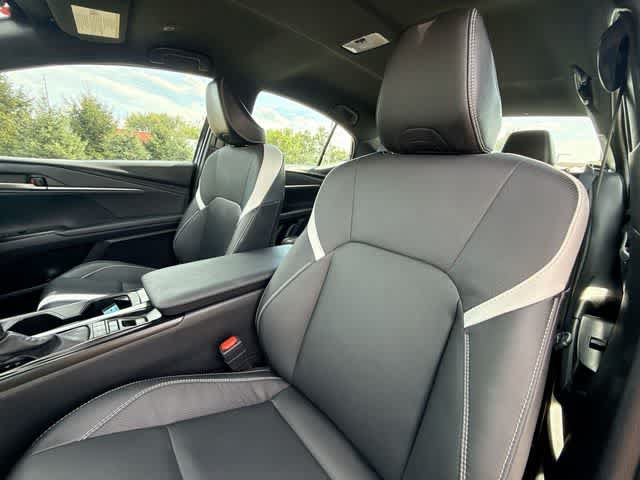 Used 2026 Toyota Camry SE FWD image 15