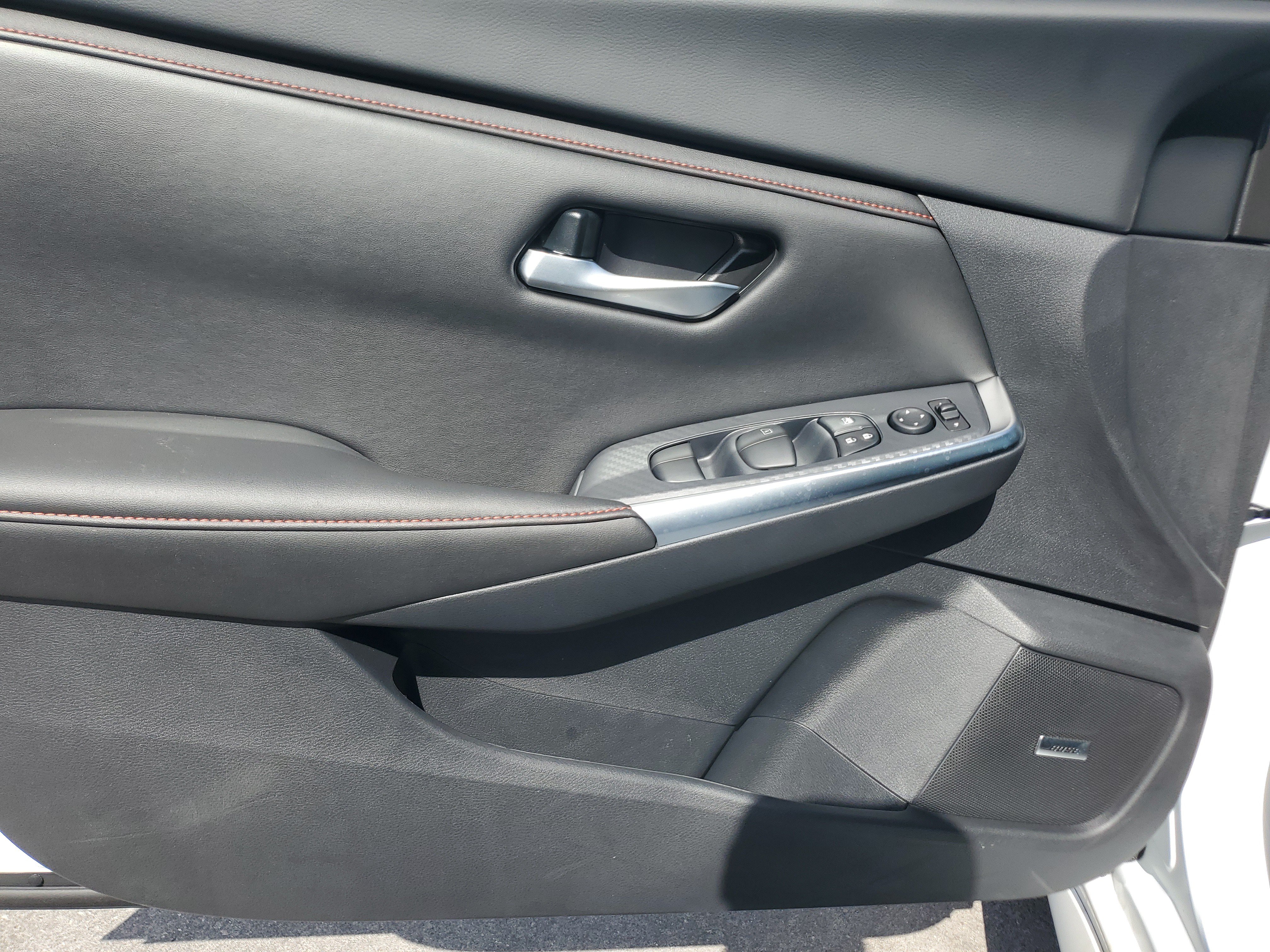 Used 2025 Nissan Sentra SR w/ SR Premium Package FWD image 21